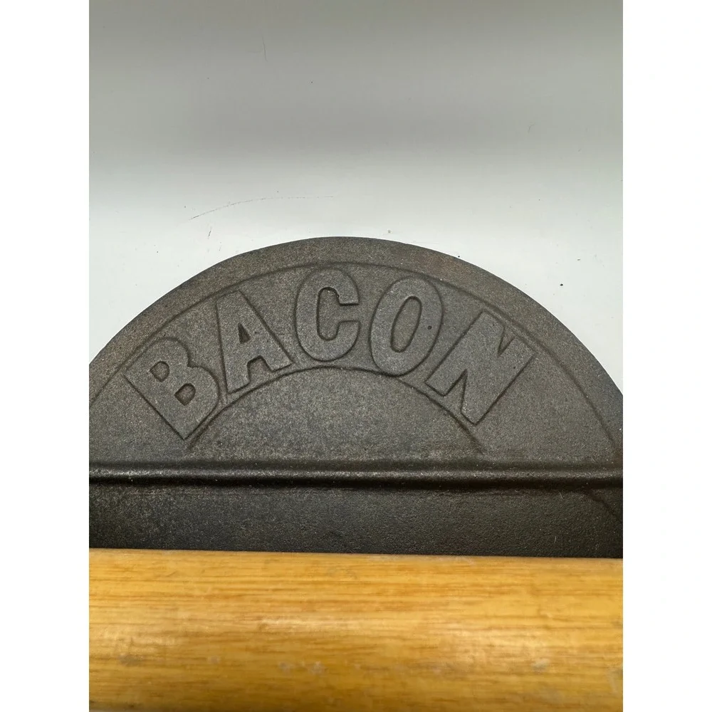 Vintage Cast Iron Bacon Press Pig Stars Embossed‎ Wood Handle Kitchen Tool